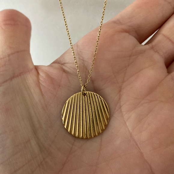 Shell necklace - Picture 2 of 2